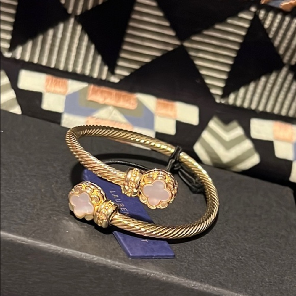 Adjustable Elegant Gold and Pink Bracelet with pearl